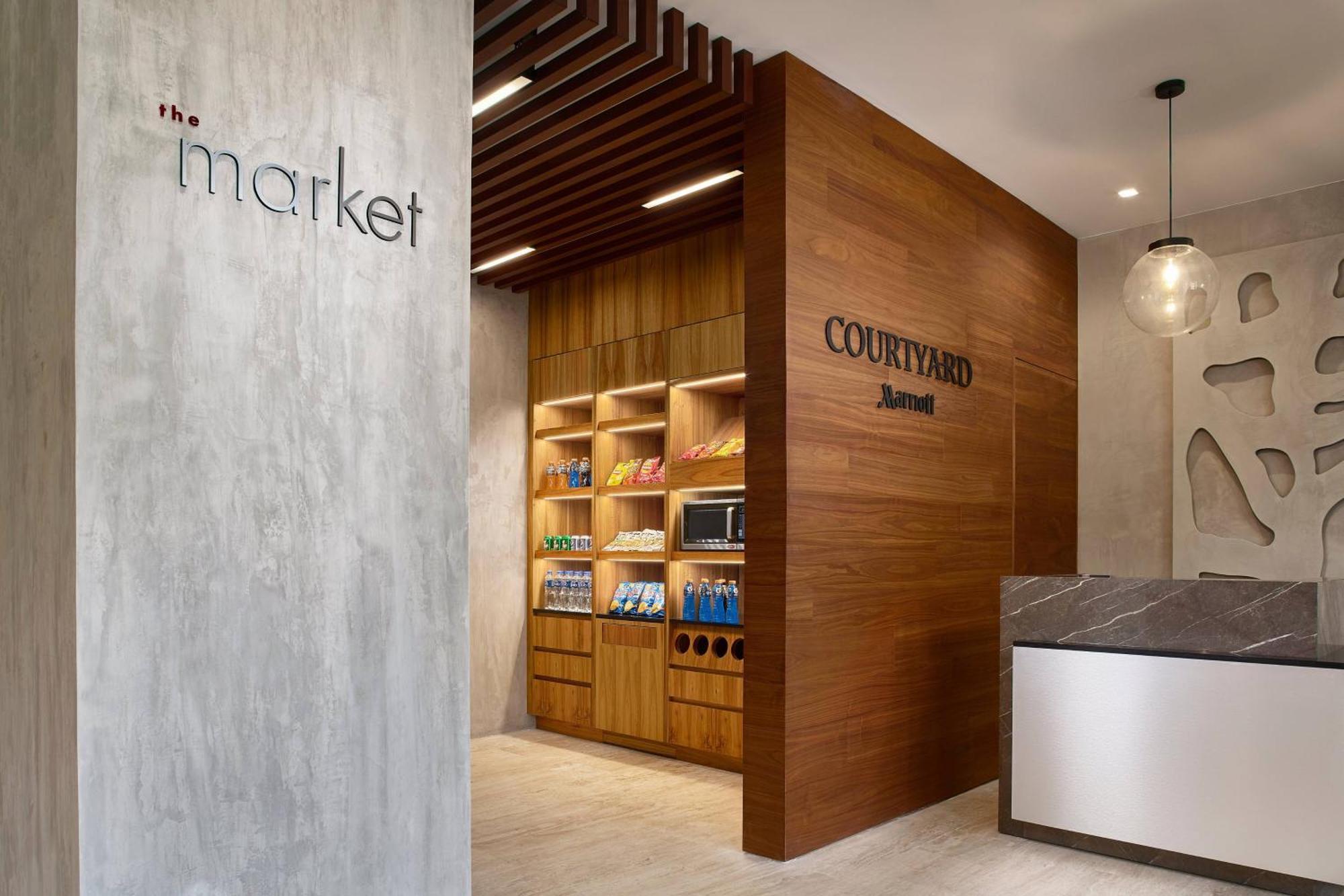 Courtyard By Marriott Merida Downtown Экстерьер фото