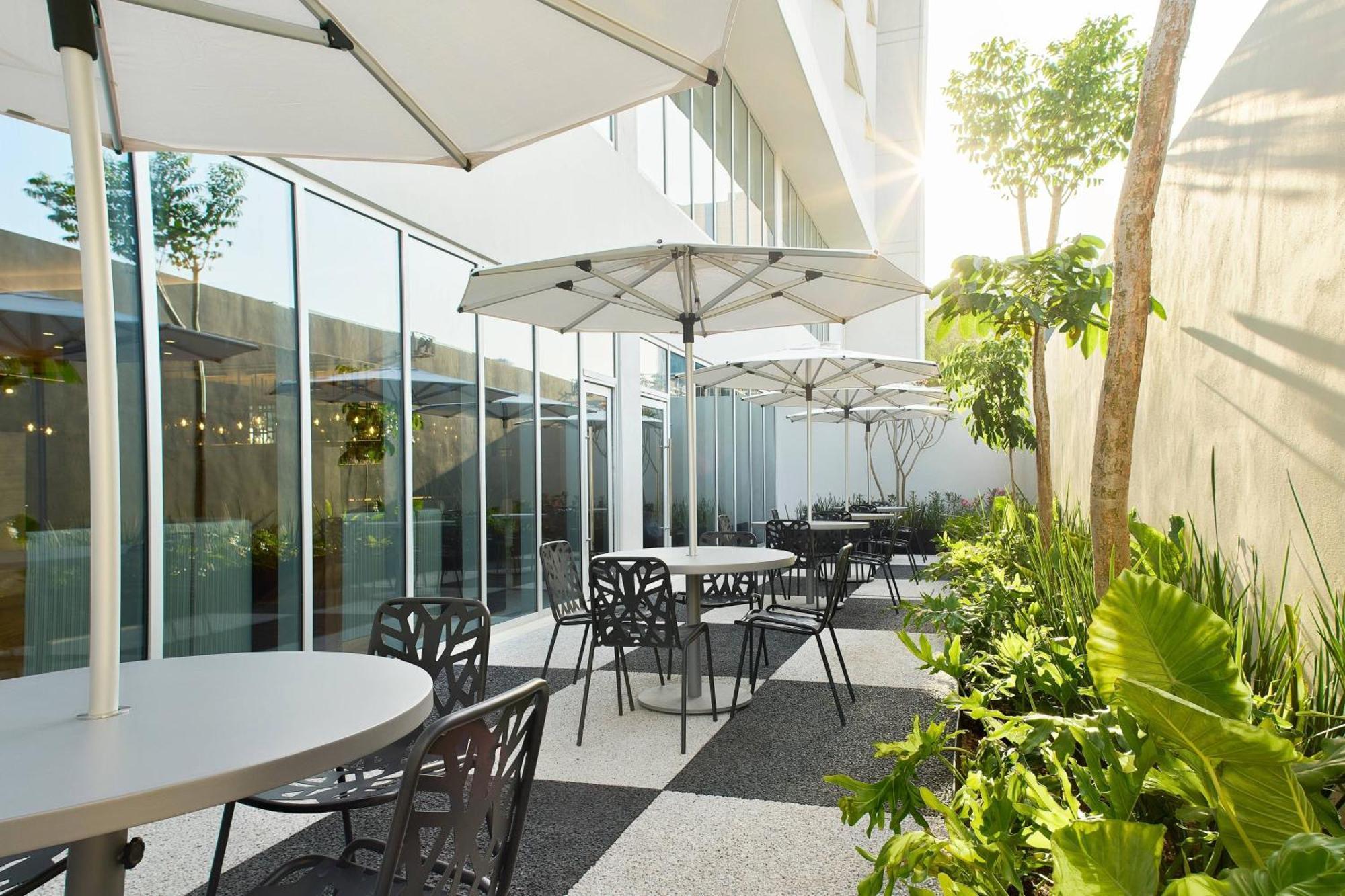Courtyard By Marriott Merida Downtown Экстерьер фото
