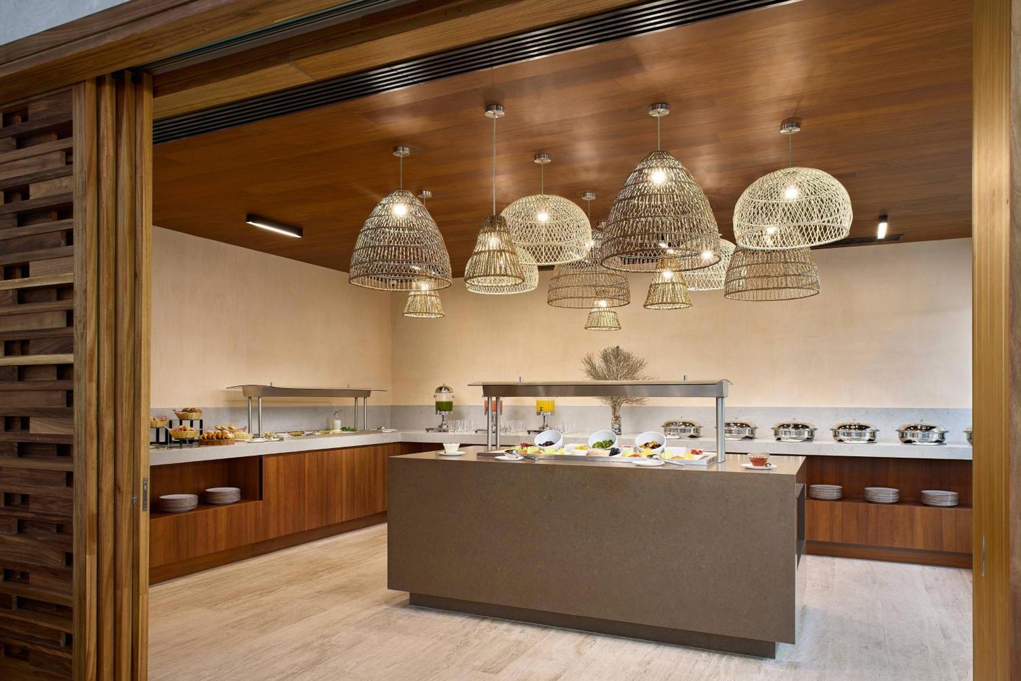 Courtyard By Marriott Merida Downtown Экстерьер фото
