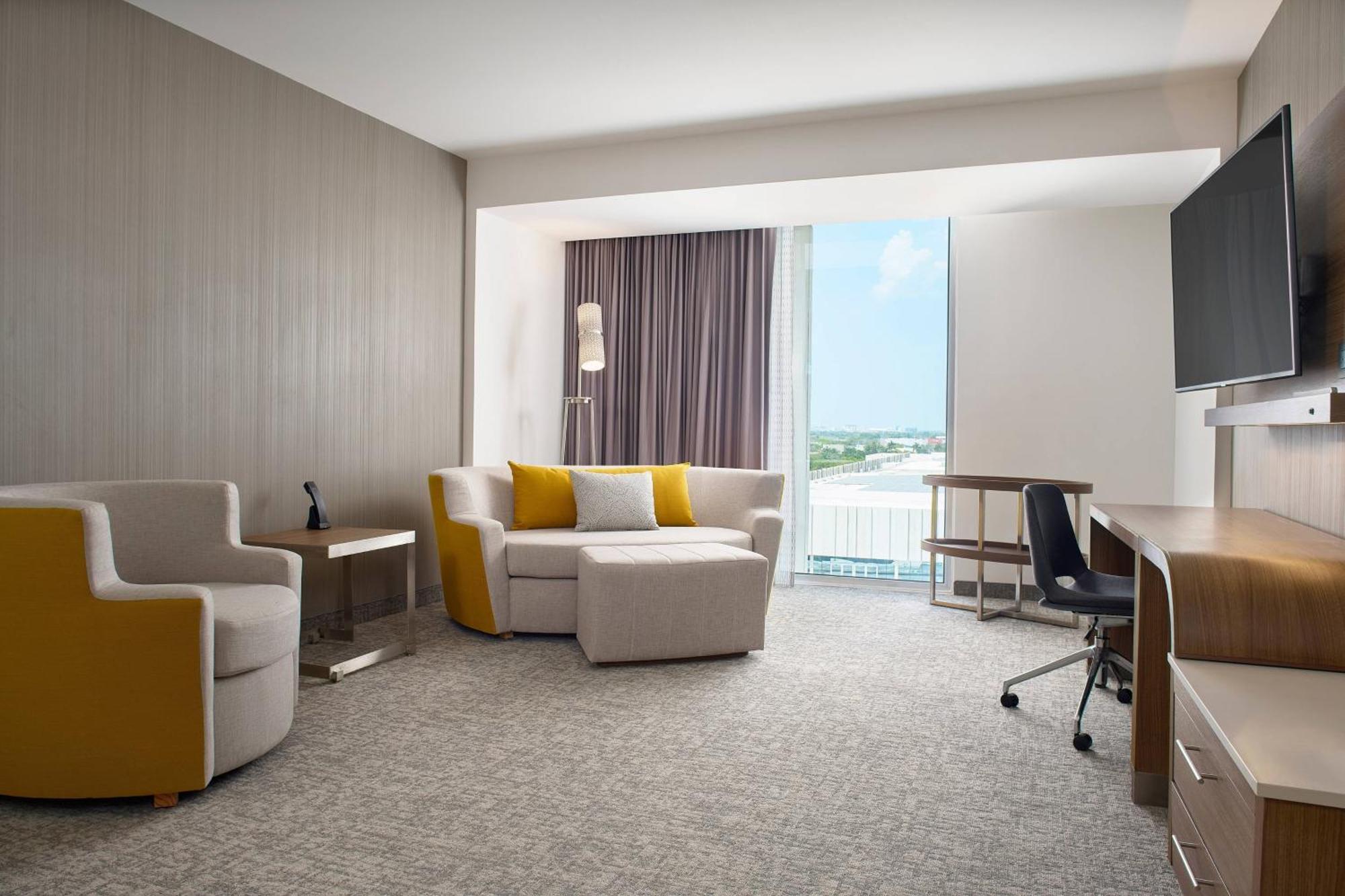 Courtyard By Marriott Merida Downtown Экстерьер фото